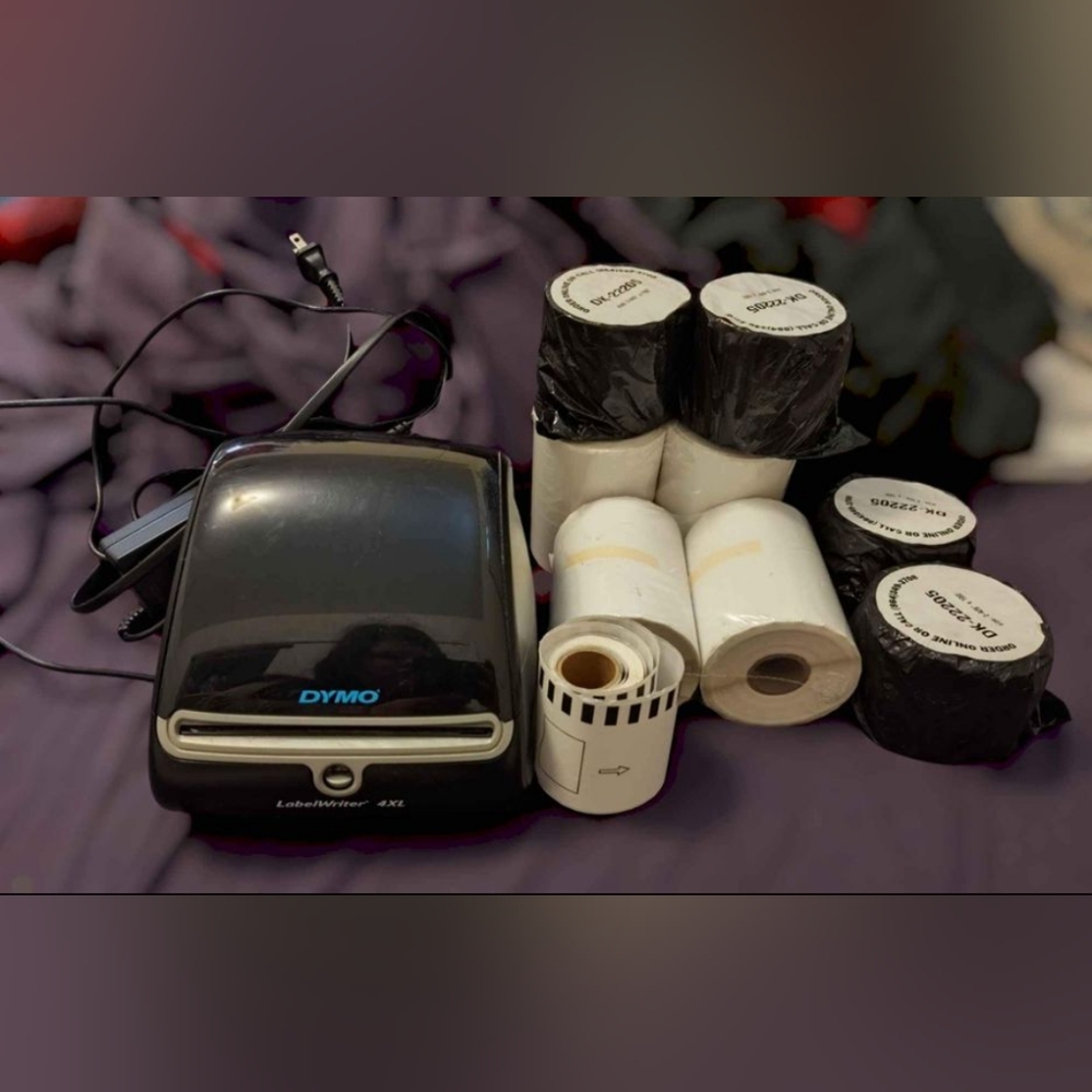 Dymo 4XL label printer w/labels - prints shipping labels, etc